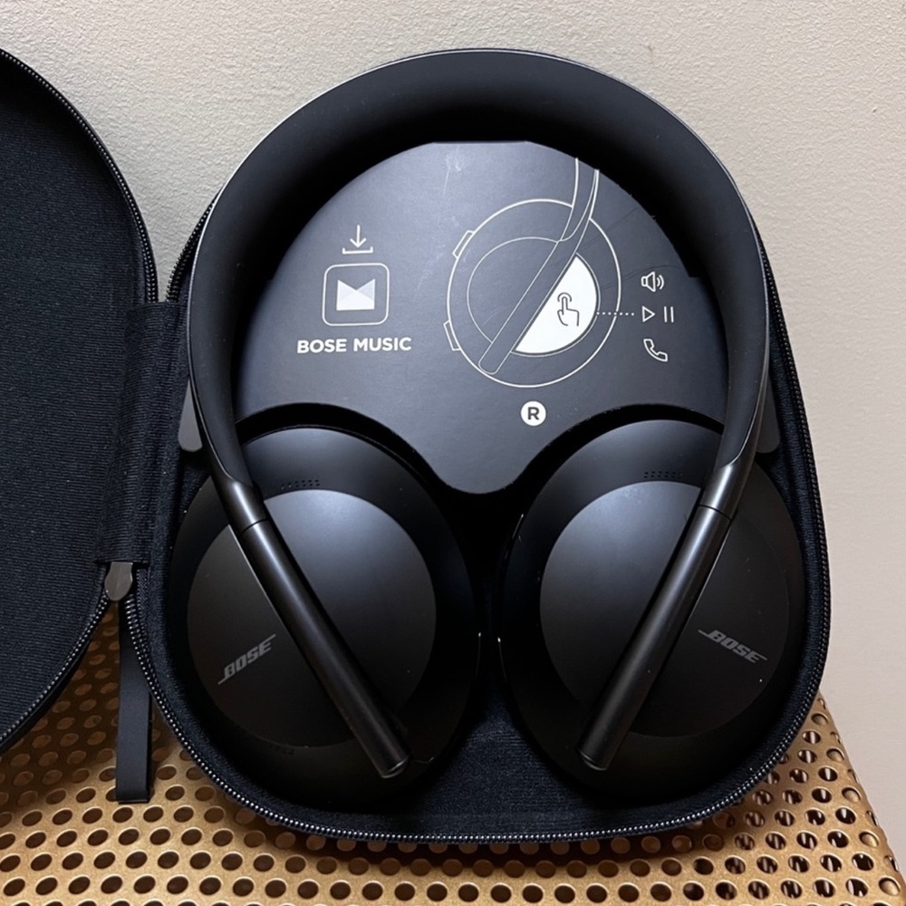 Bose Noise Cancelling Headphones 700